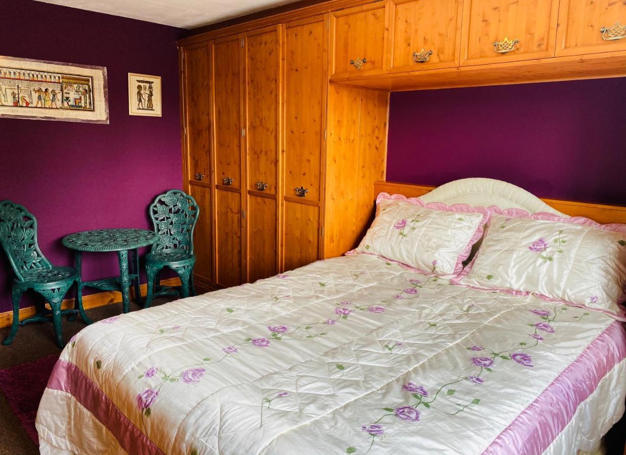 Bed and Breakfast Camelot Retreat - Tor View Гластонбери Экстерьер фото